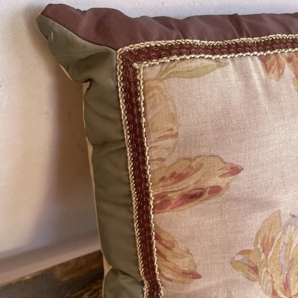 RAYMOND WAITES New Never Used Vtg 16” Decorative Throw Pillow Tulip Floral NICE! - Picture 9 of 10